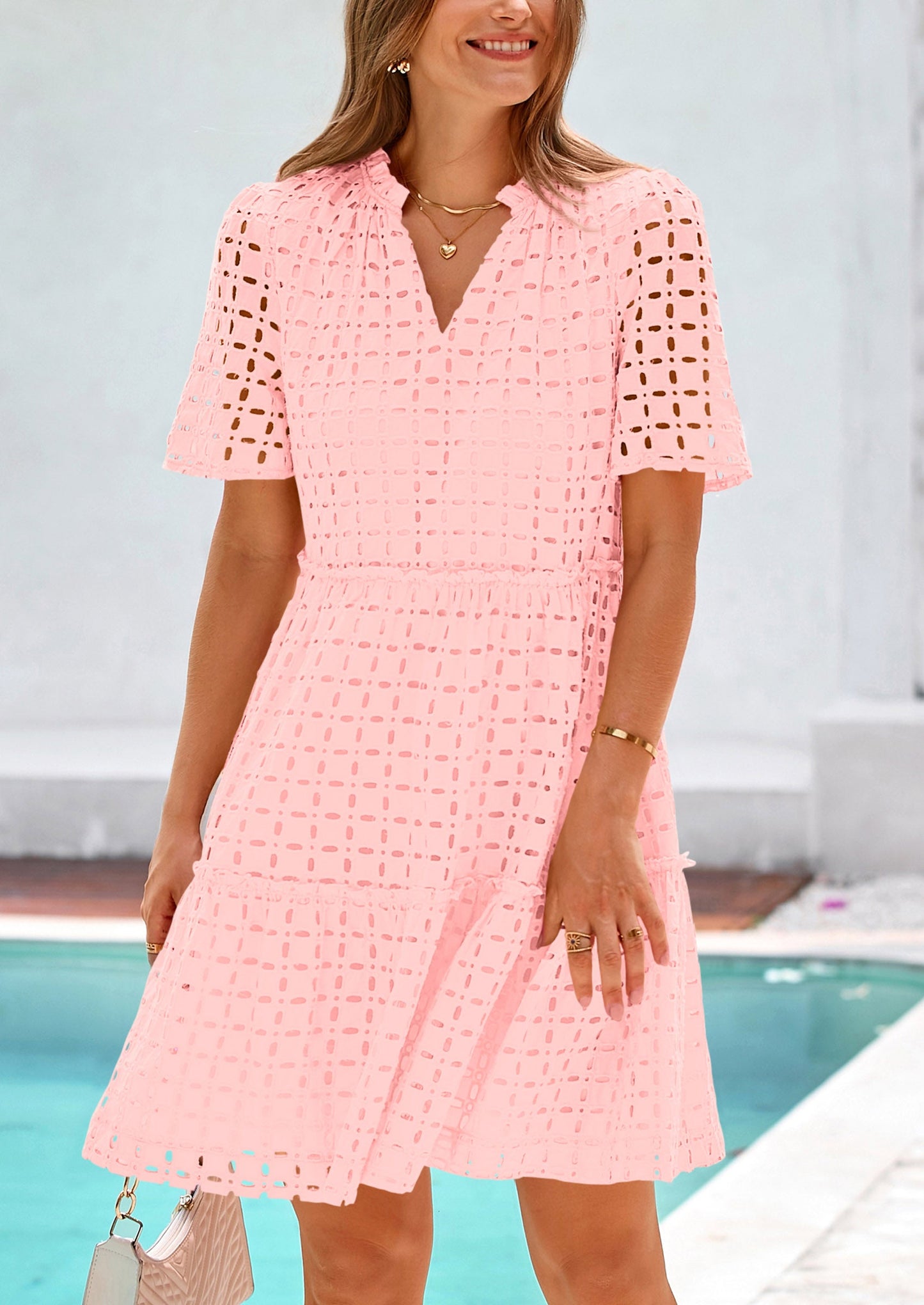 NIA - SOMMERKLEID MIT V-AUSSCHNITT & STICKEREI VERSPIELT & LUFTIG