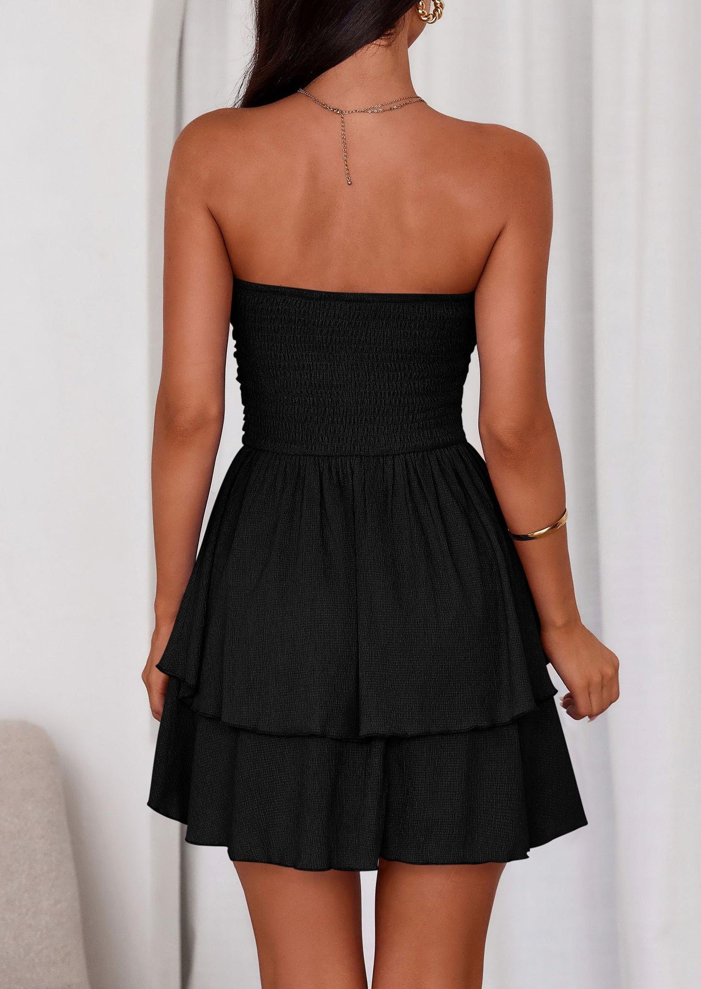 LOLA - SCHULTERFREIES SMOCKKLEID MIT VOLANTS