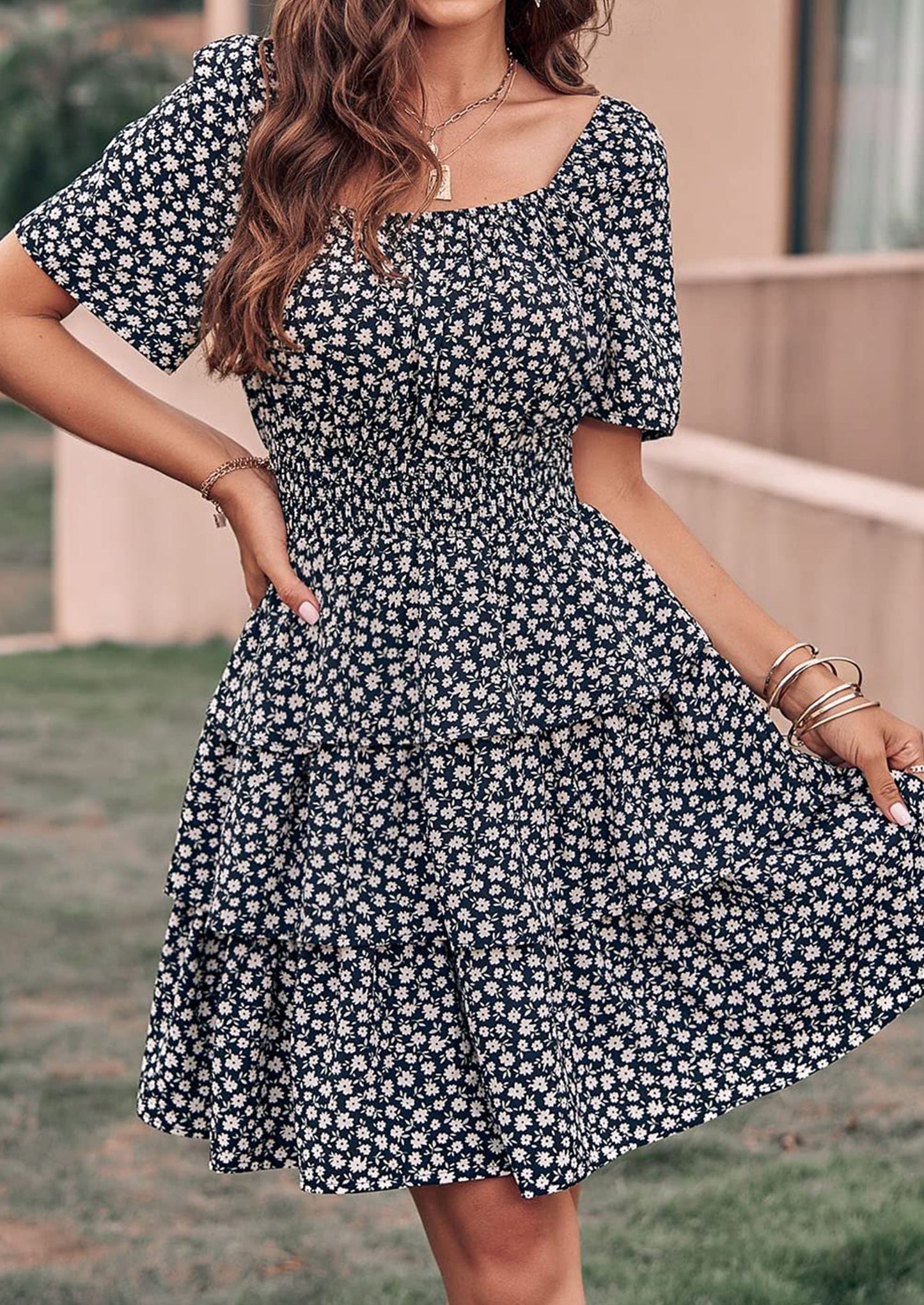 ELIANA - BOHO MINIKLEID MIT VOLANTS UND KARREE-AUSSCHNITT