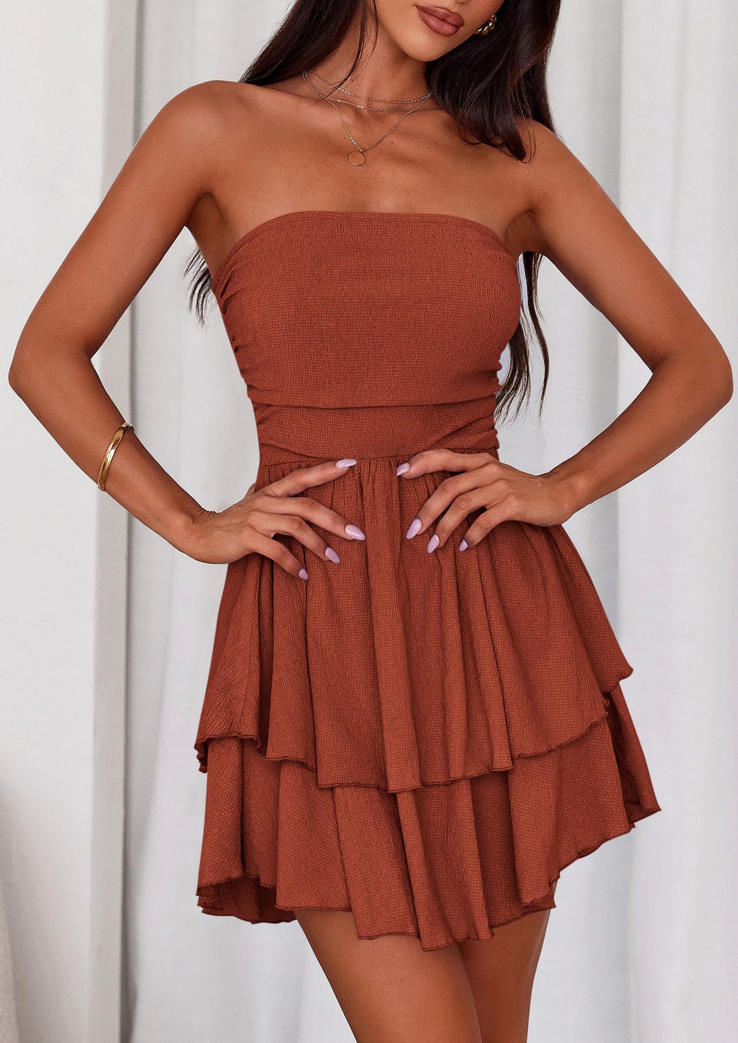 LOLA - SCHULTERFREIES SMOCKKLEID MIT VOLANTS