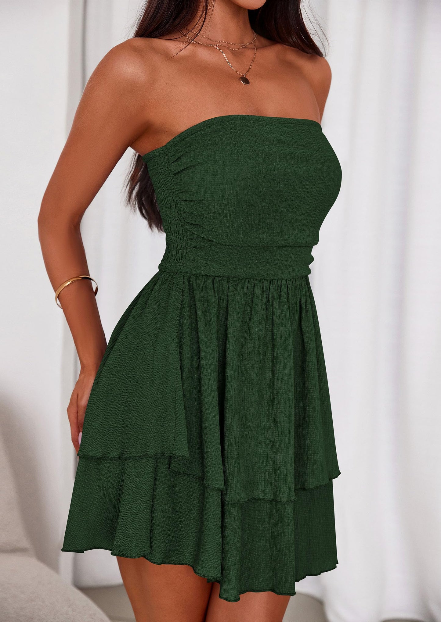 LOLA - SCHULTERFREIES SMOCKKLEID MIT VOLANTS