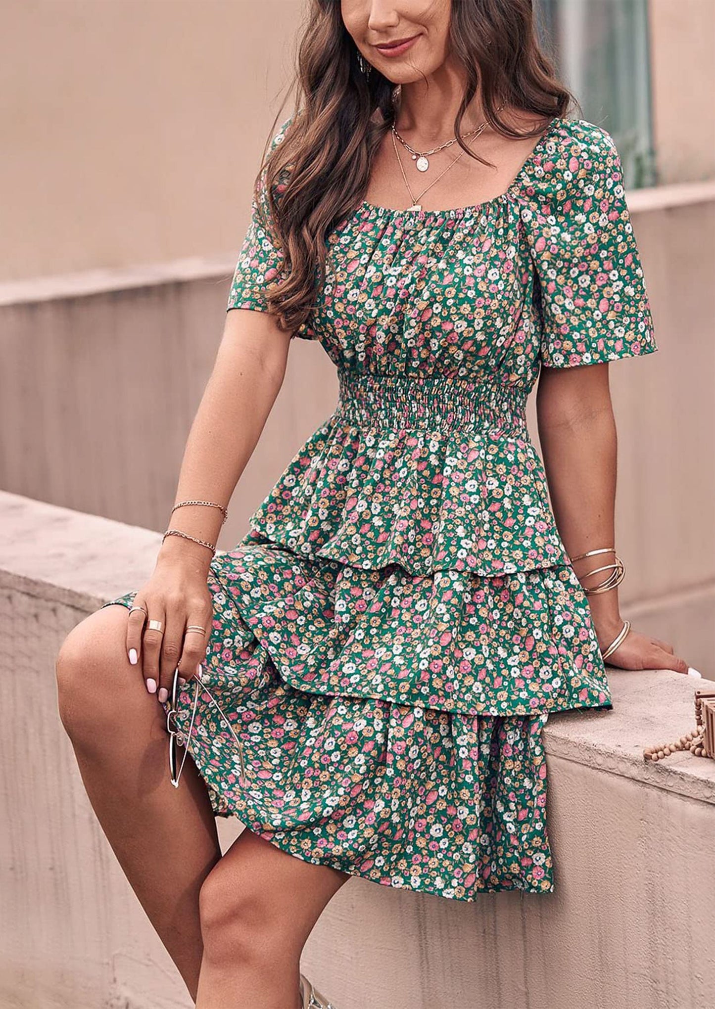 ELIANA - BOHO MINIKLEID MIT VOLANTS UND KARREE-AUSSCHNITT