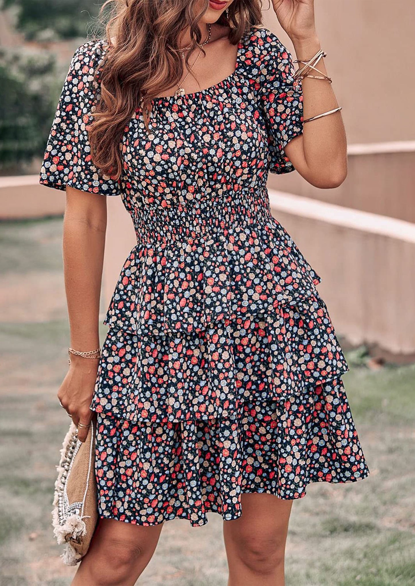 ELIANA - BOHO MINIKLEID MIT VOLANTS UND KARREE-AUSSCHNITT