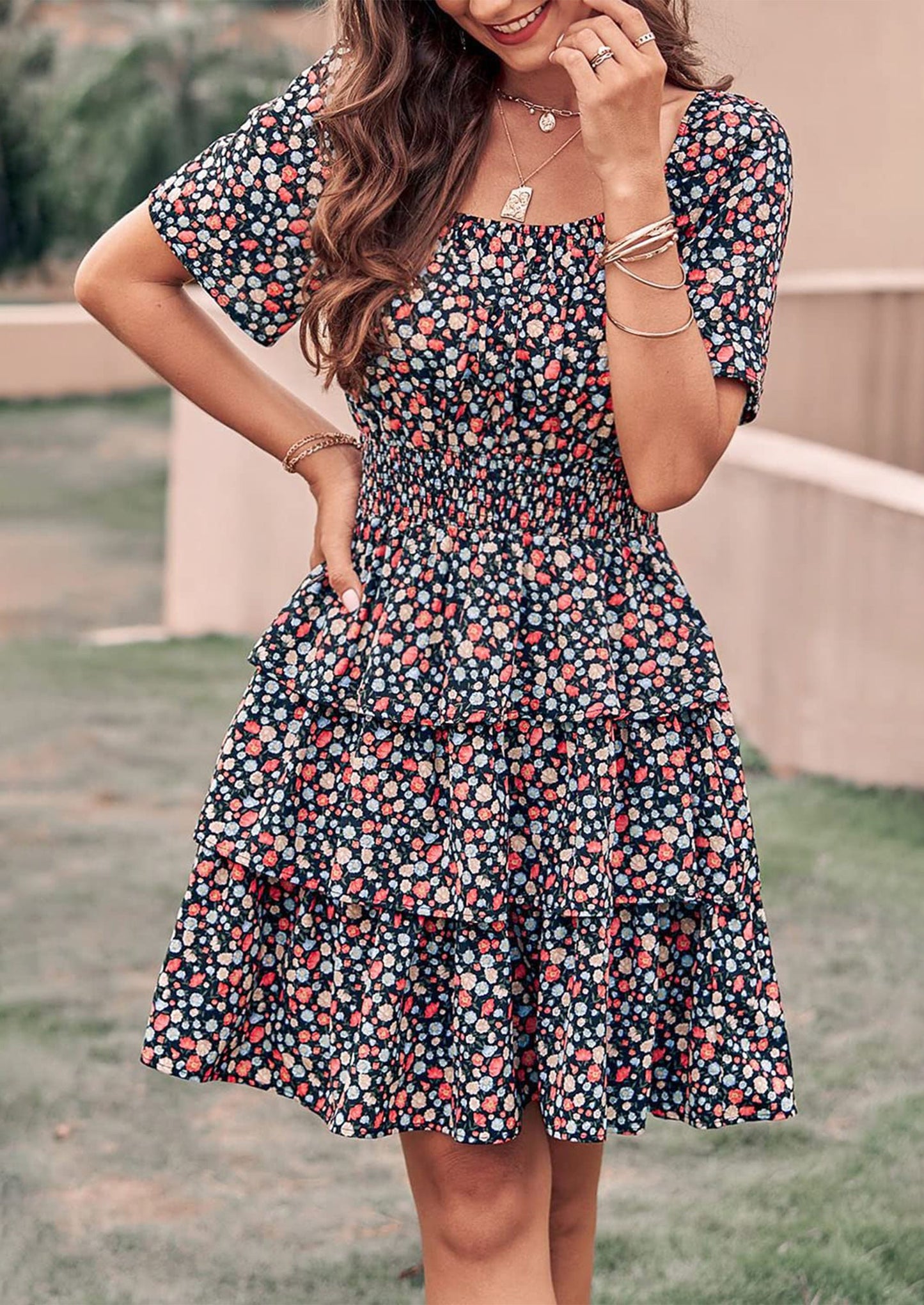 ELIANA - BOHO MINIKLEID MIT VOLANTS UND KARREE-AUSSCHNITT