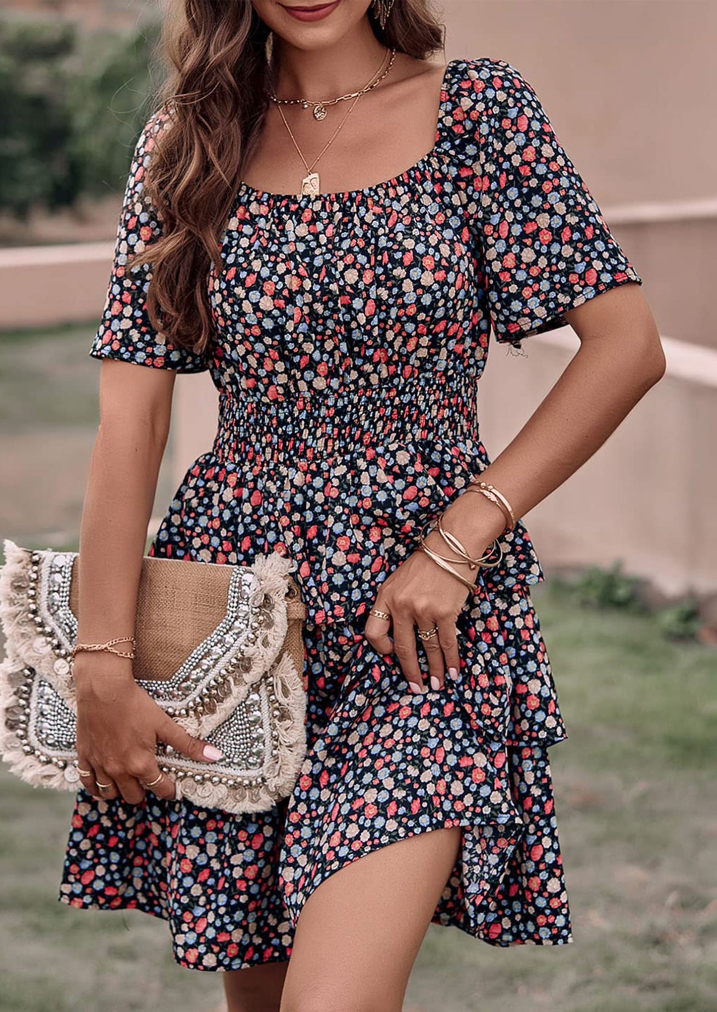 ELIANA - BOHO MINIKLEID MIT VOLANTS UND KARREE-AUSSCHNITT