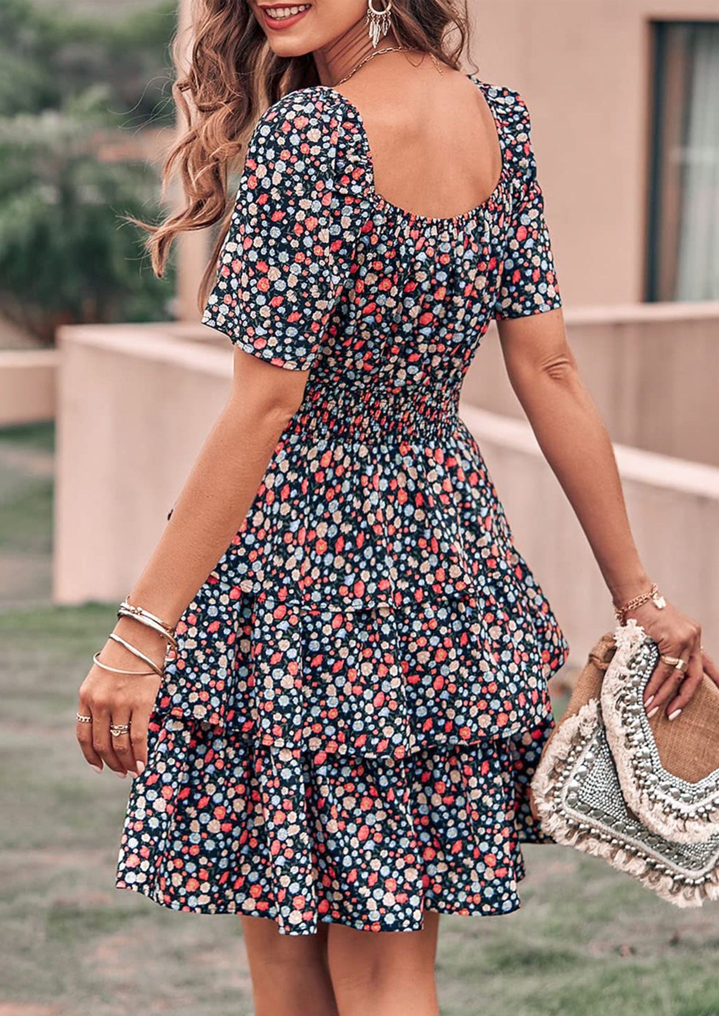 ELIANA - BOHO MINIKLEID MIT VOLANTS UND KARREE-AUSSCHNITT