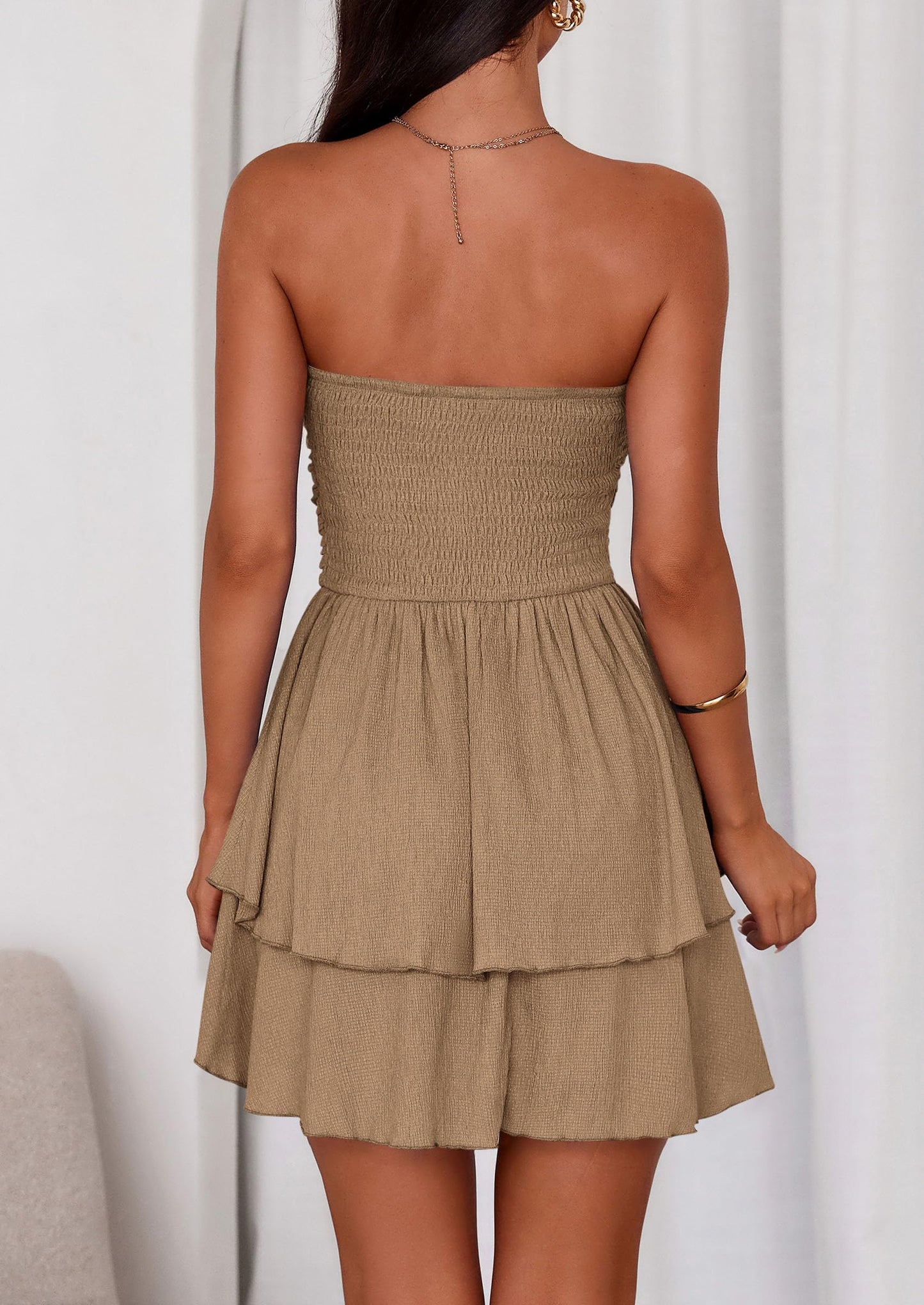 LOLA - SCHULTERFREIES SMOCKKLEID MIT VOLANTS