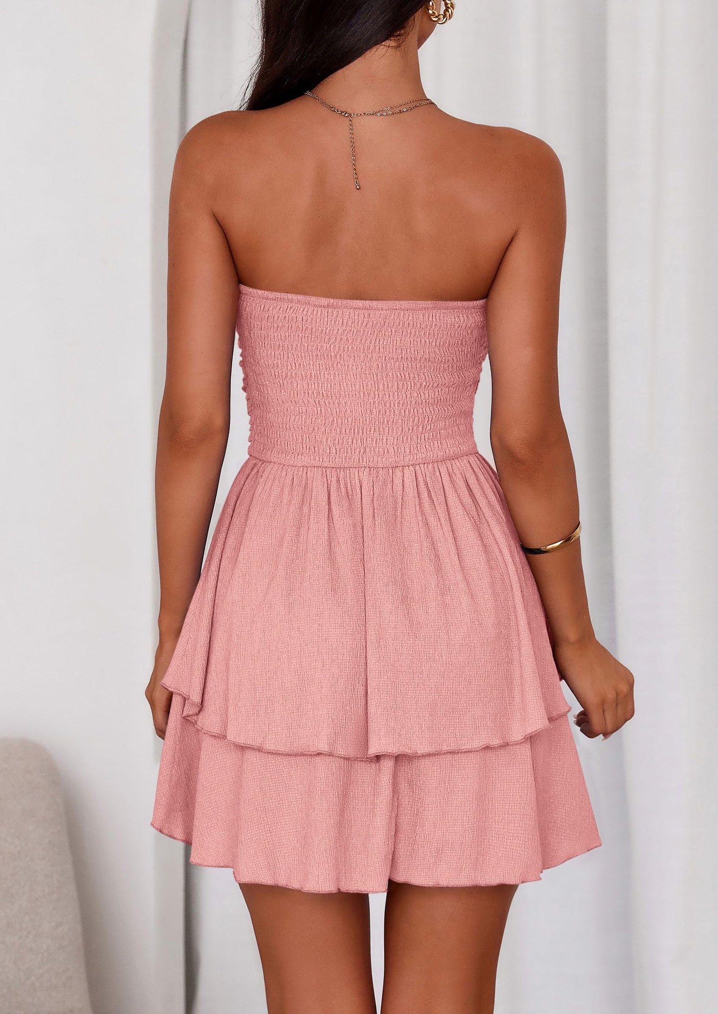 LOLA - SCHULTERFREIES SMOCKKLEID MIT VOLANTS