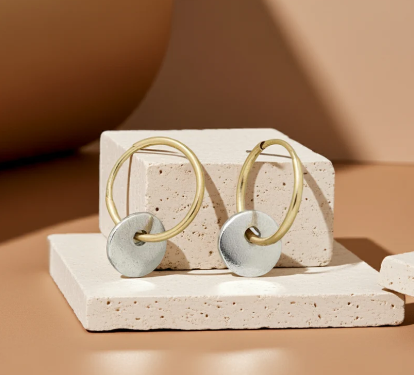 Handgemachte elegante Creolen