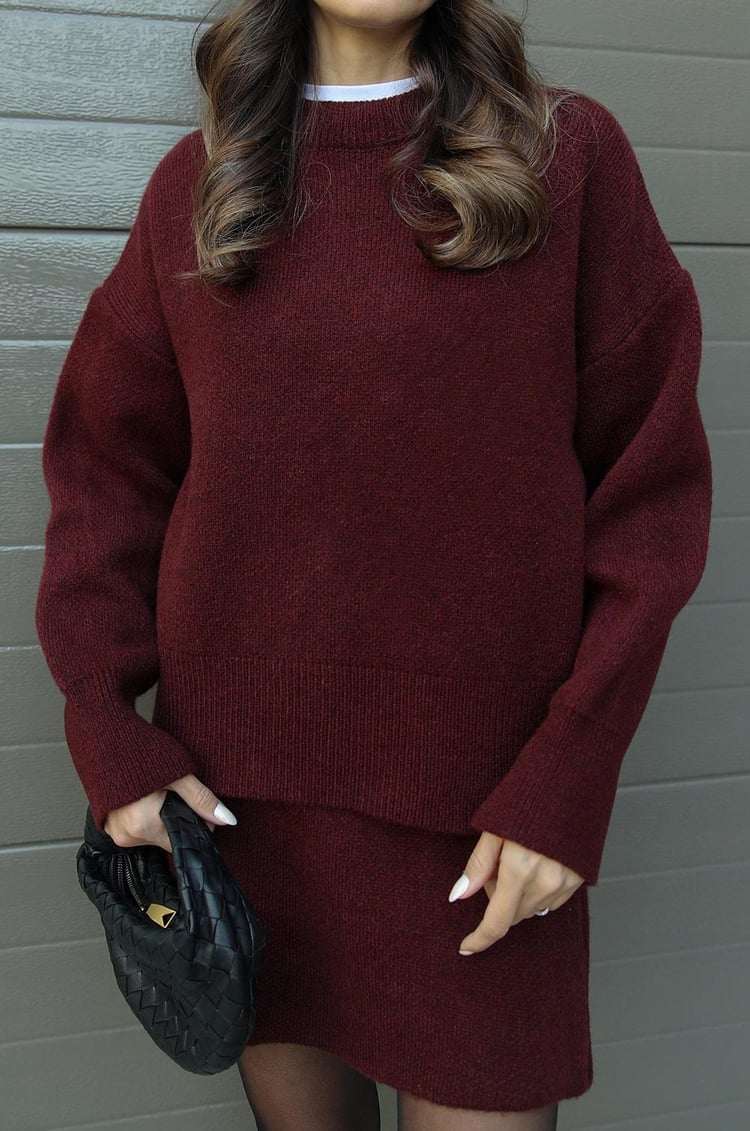 Nicola | Pullover und Rock mit lockerer Passform