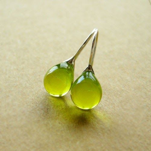 Chic - Vintage Oliven-Kristall-Ohrringe