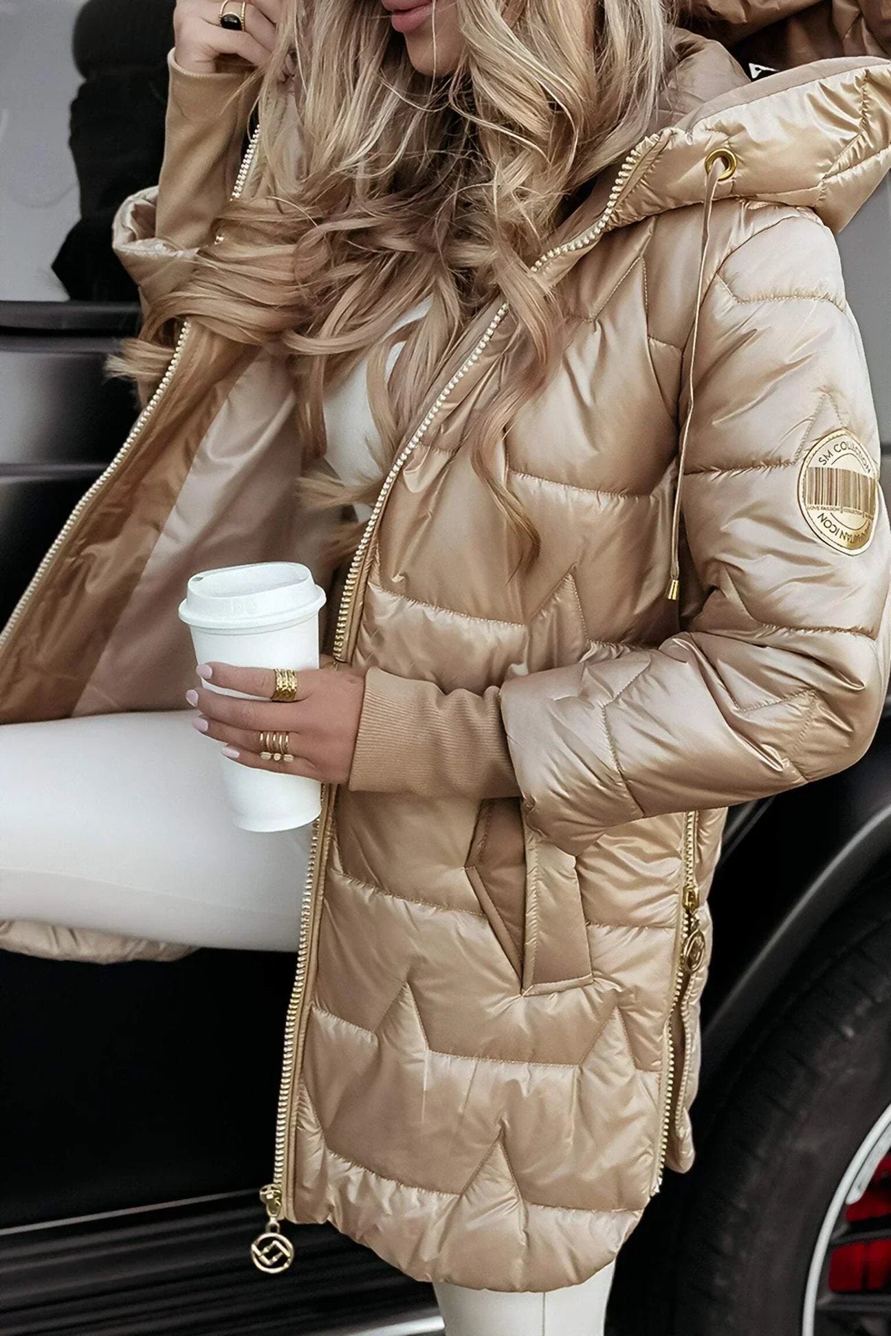 ASTRID | ELEGANTE WINTERJACKE MIT KAPUZE UND FUTTER