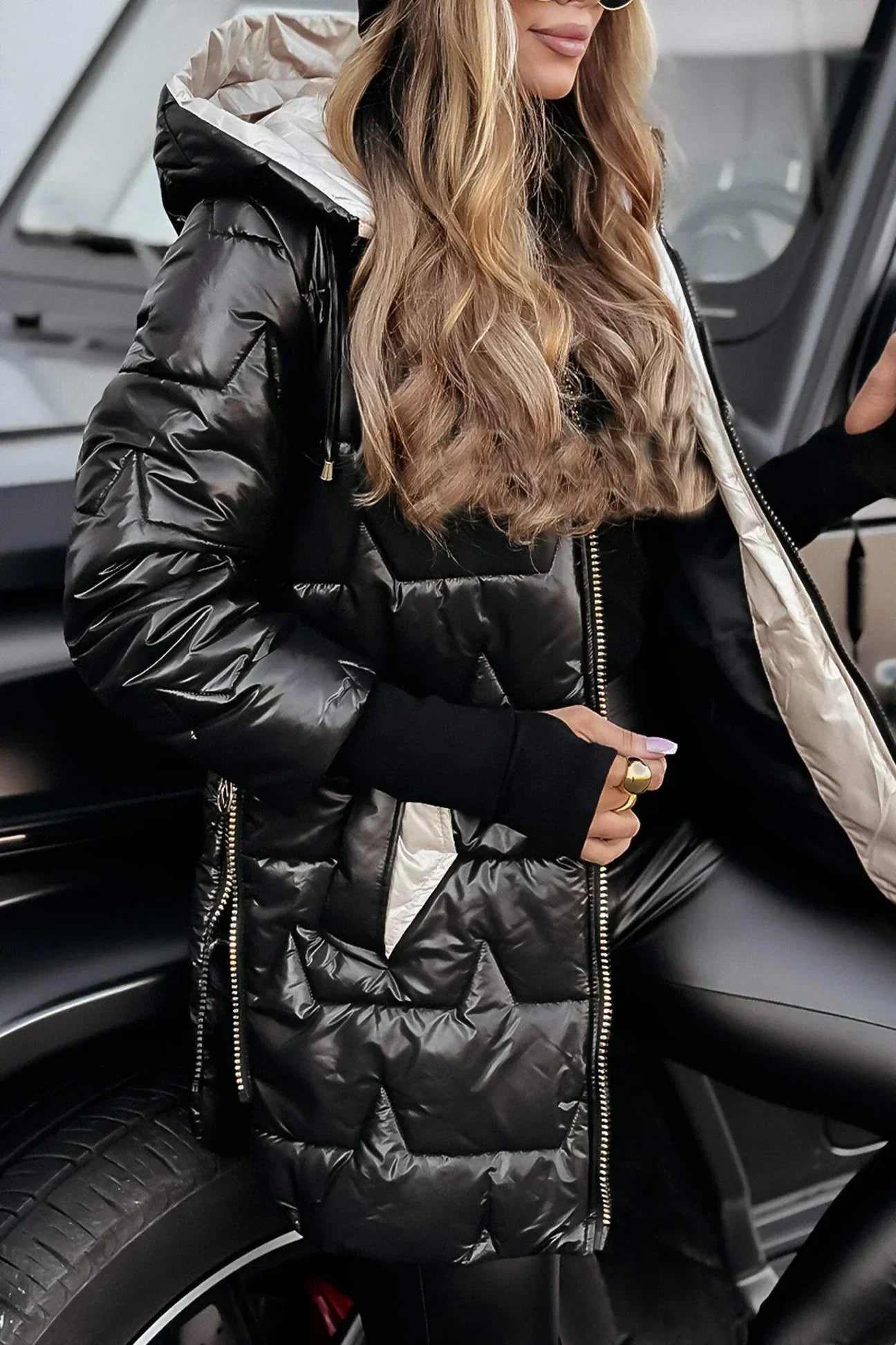 ASTRID | ELEGANTE WINTERJACKE MIT KAPUZE UND FUTTER