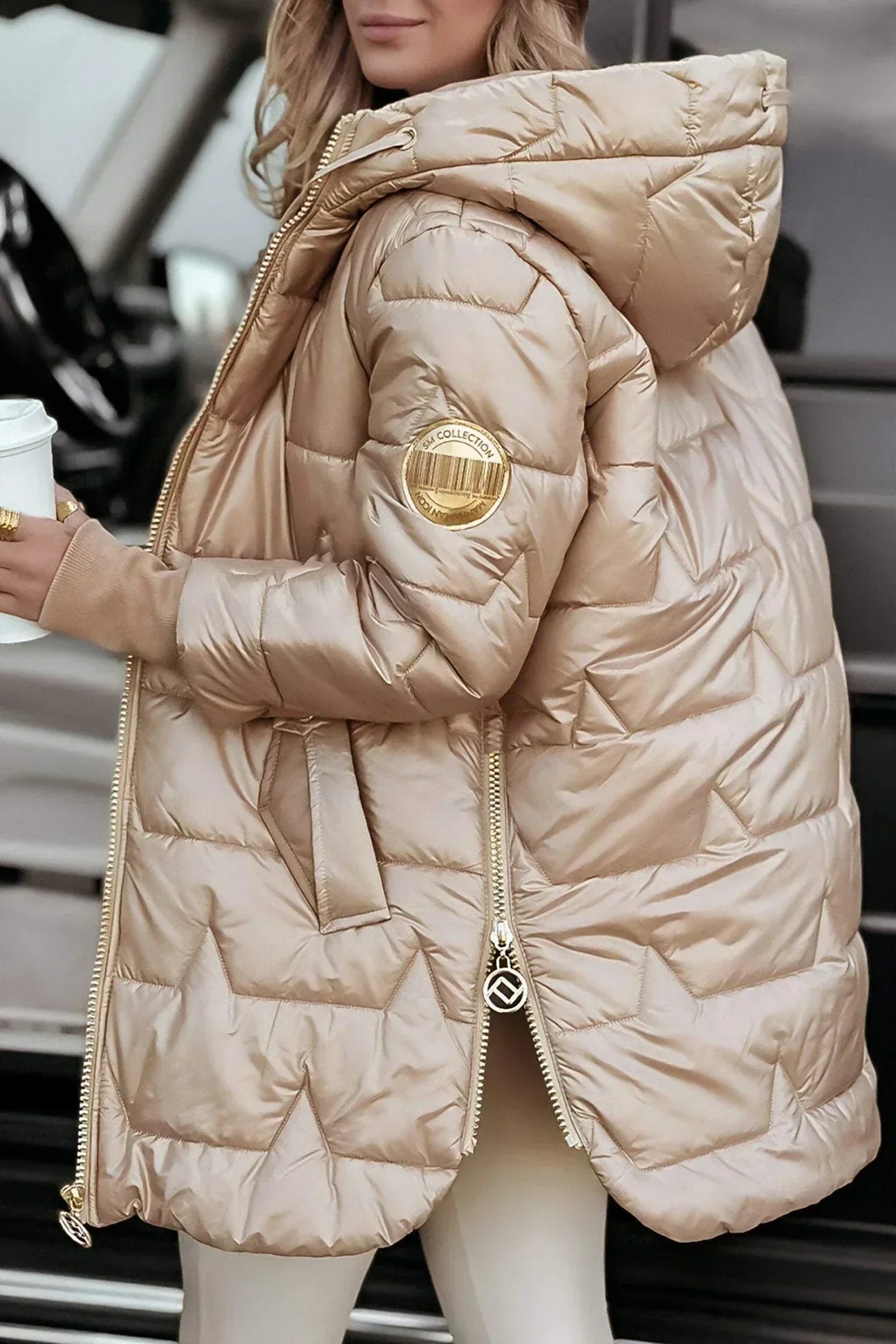 ASTRID | ELEGANTE WINTERJACKE MIT KAPUZE UND FUTTER
