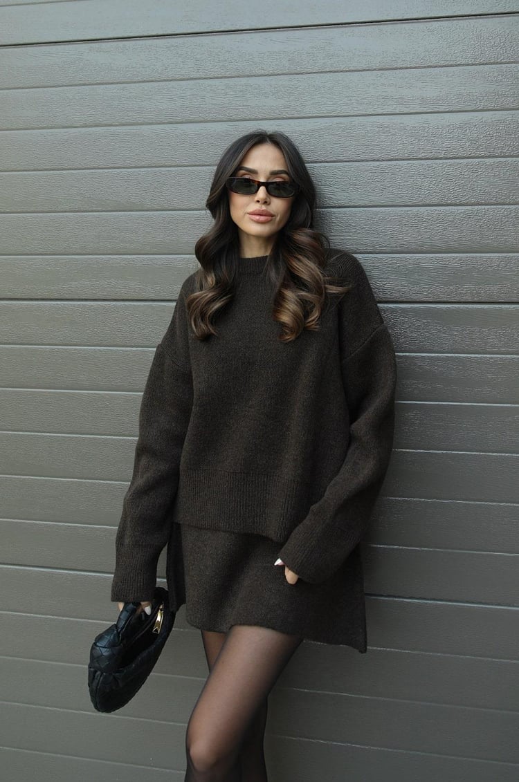 Nicola | Pullover und Rock mit lockerer Passform