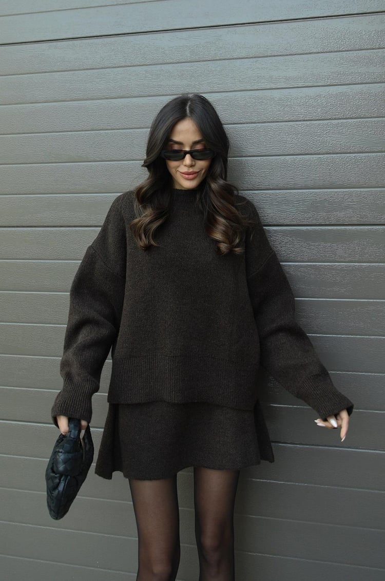 Nicola | Pullover und Rock mit lockerer Passform