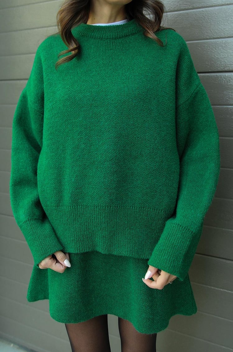 Nicola | Pullover und Rock mit lockerer Passform