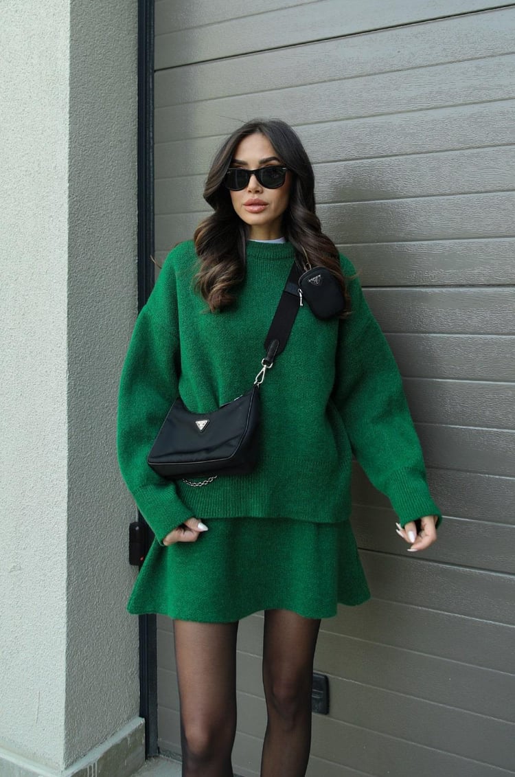 Nicola | Pullover und Rock mit lockerer Passform