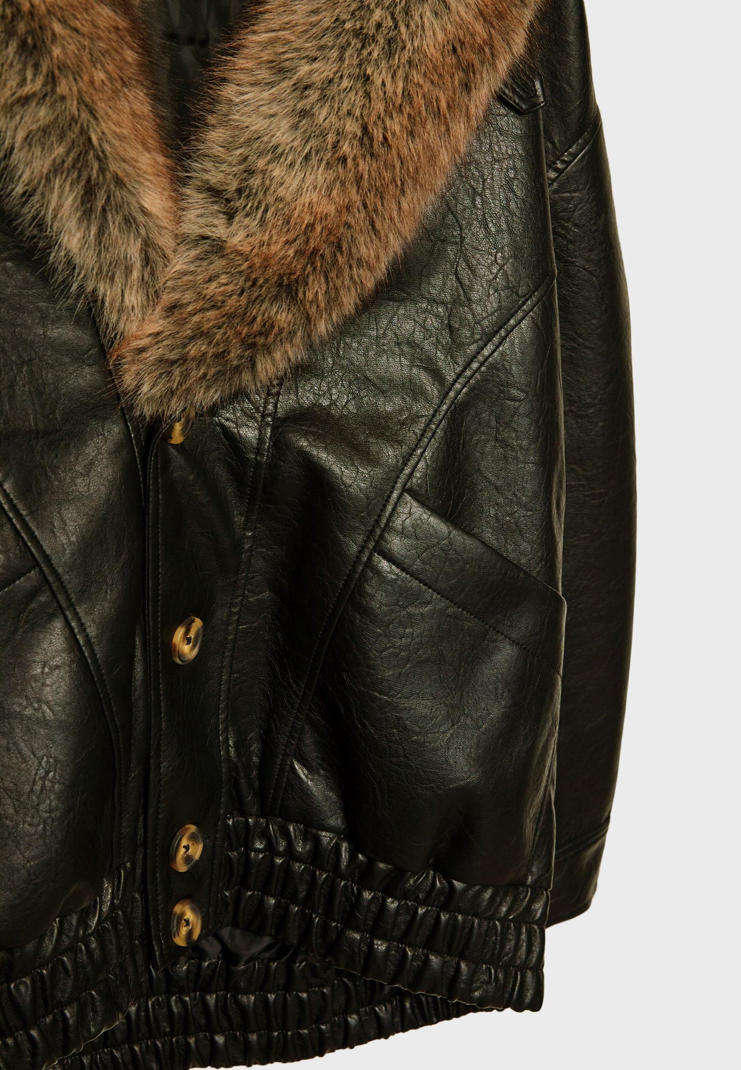 LUXE | VEGANE LEDERJACKE MIT ABNEHMBAREM FELLKRAGEN