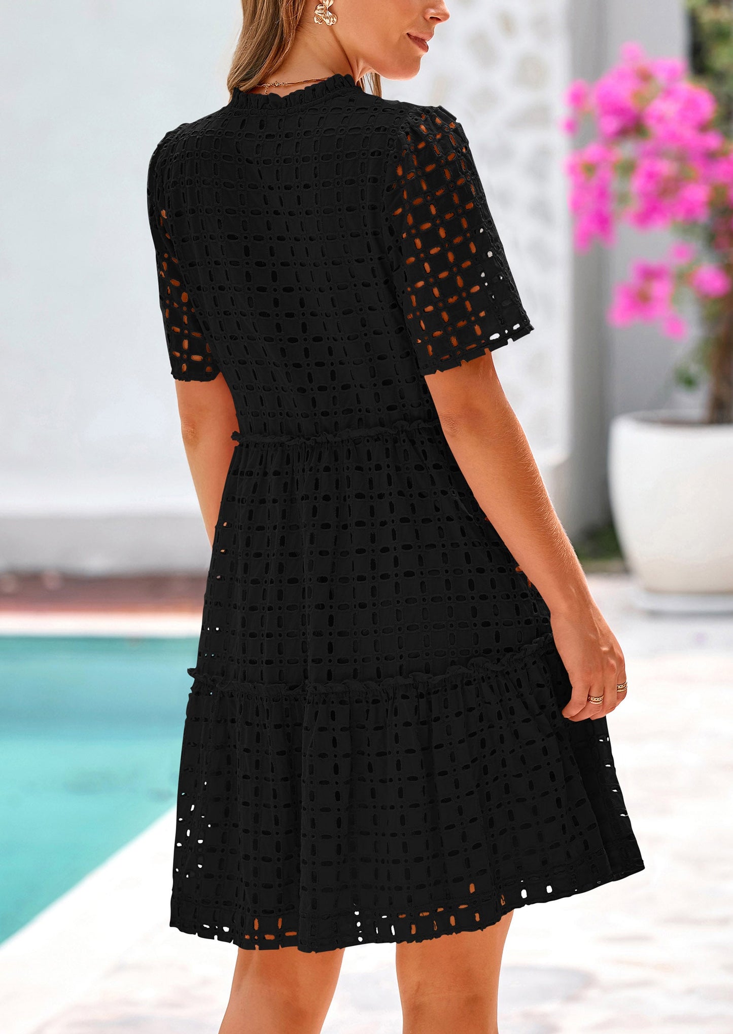 NIA - SOMMERKLEID MIT V-AUSSCHNITT & STICKEREI VERSPIELT & LUFTIG