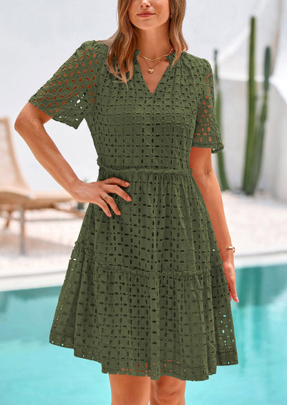 NIA - SOMMERKLEID MIT V-AUSSCHNITT & STICKEREI VERSPIELT & LUFTIG