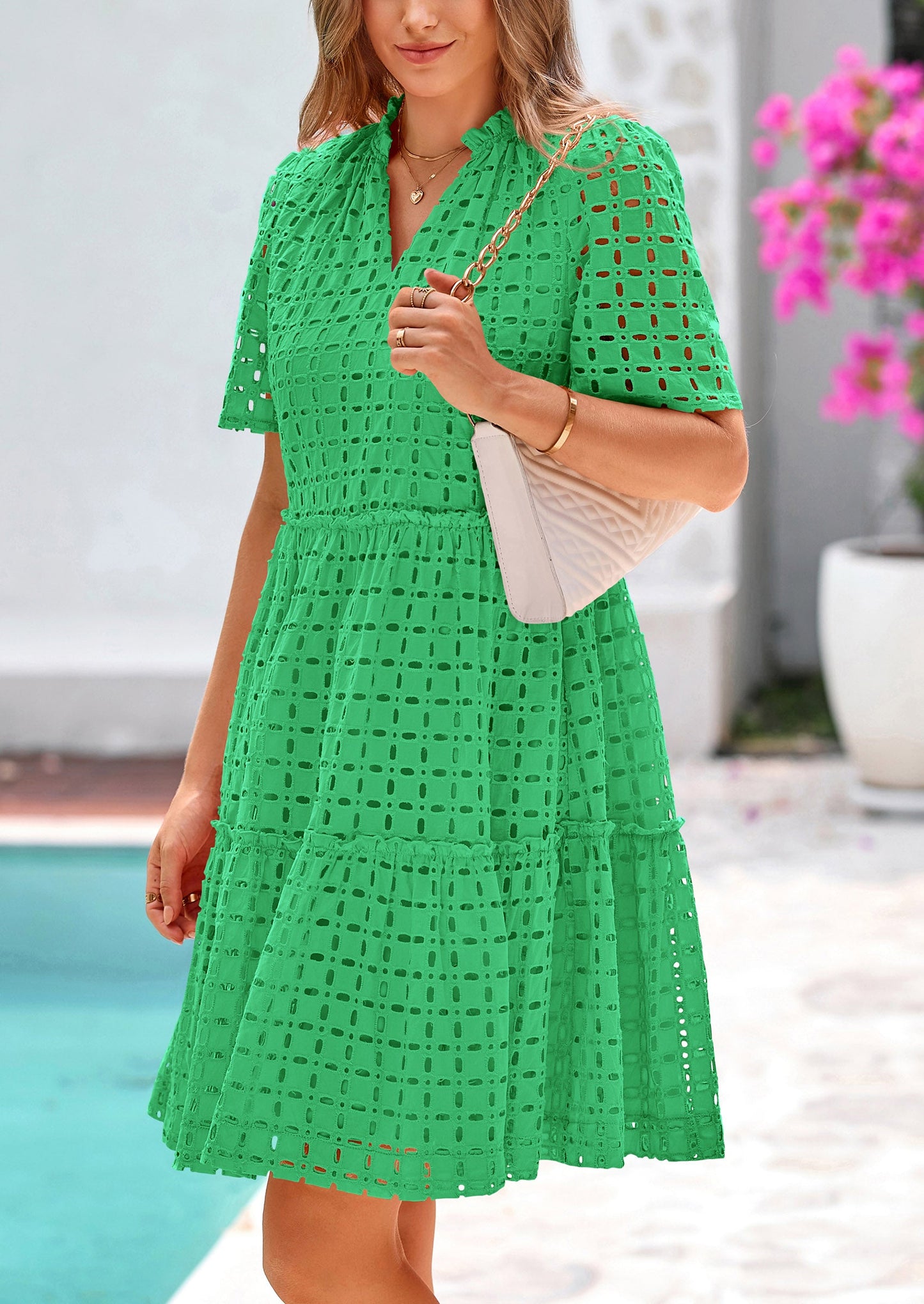 NIA - SOMMERKLEID MIT V-AUSSCHNITT & STICKEREI VERSPIELT & LUFTIG