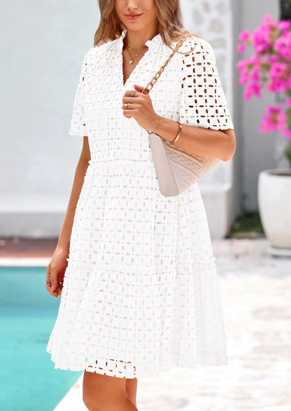 NIA - SOMMERKLEID MIT V-AUSSCHNITT & STICKEREI VERSPIELT & LUFTIG