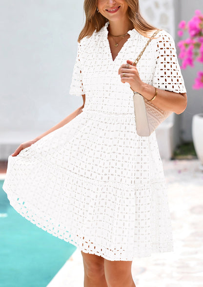 NIA - SOMMERKLEID MIT V-AUSSCHNITT & STICKEREI VERSPIELT & LUFTIG