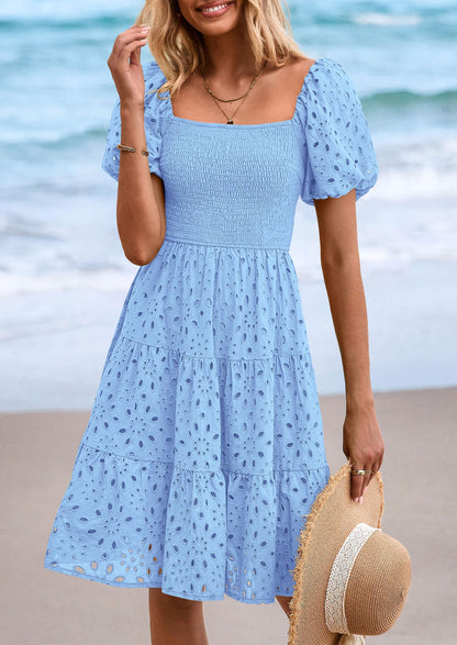 FLORE – SOMMERKLEID MIT PUFFÄRMELN & STICKEREI
