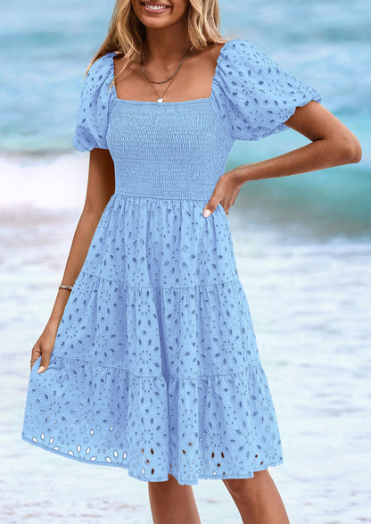 FLORE – SOMMERKLEID MIT PUFFÄRMELN & STICKEREI