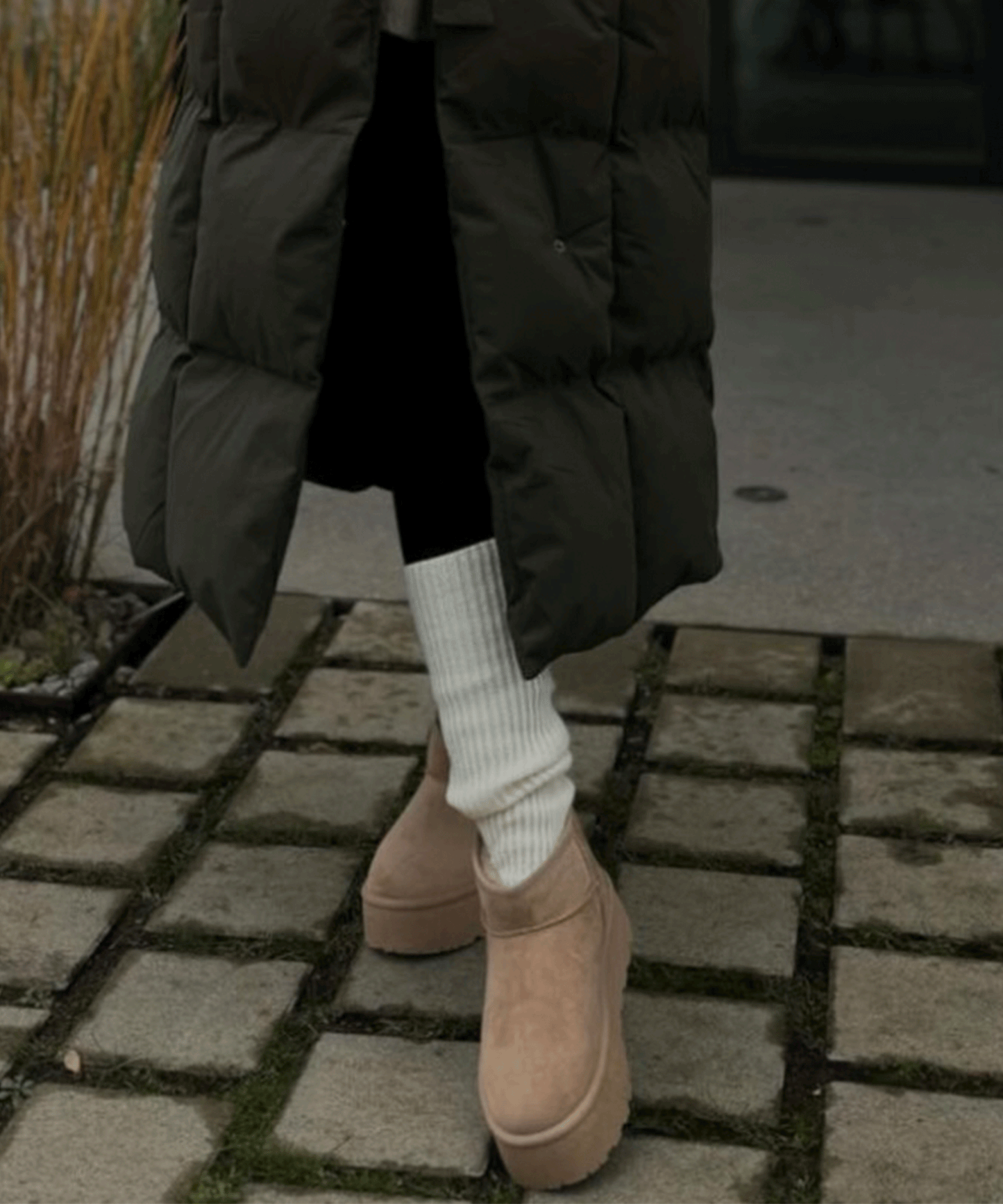 NINA BOOTS | GEFÜTTERTE PLATEAU BOOTS FÜR WARME WINTERTAGE