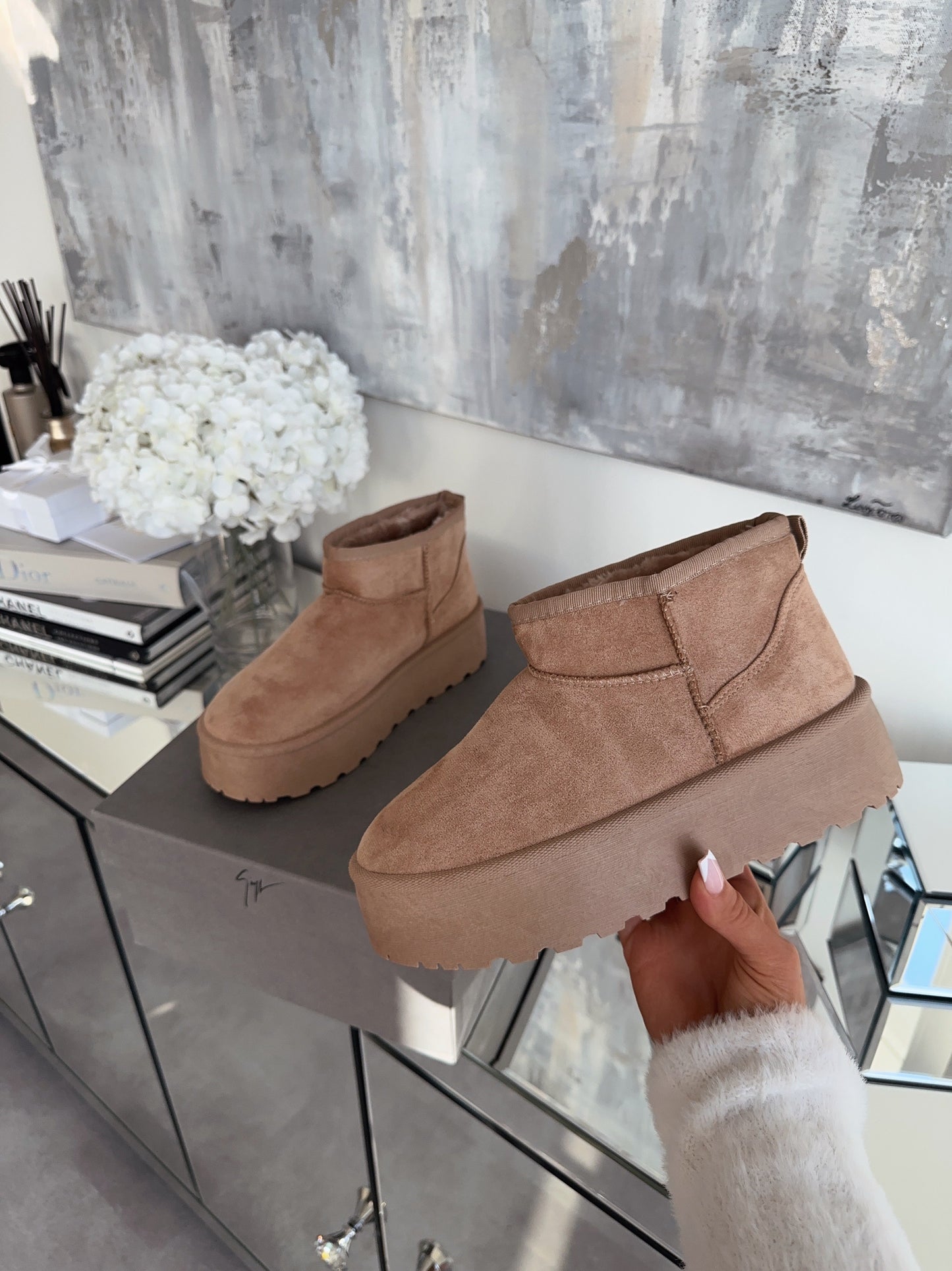 NINA BOOTS | GEFÜTTERTE PLATEAU BOOTS FÜR WARME WINTERTAGE