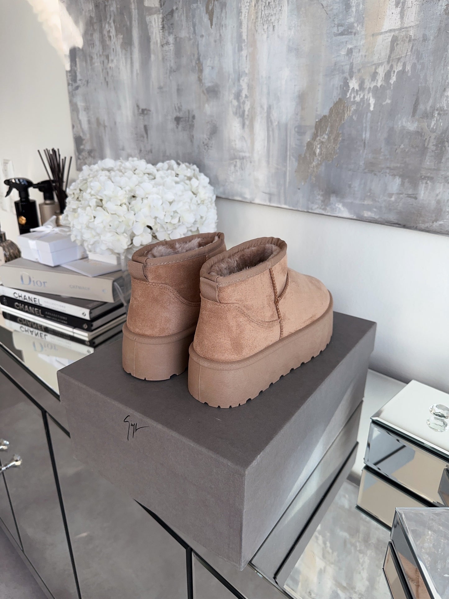 NINA BOOTS | GEFÜTTERTE PLATEAU BOOTS FÜR WARME WINTERTAGE