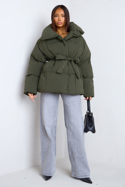 LYSANDRA | KURZE PUFFERJACKE MIT GÜRTELTASCHE