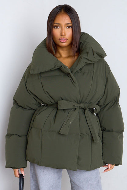 LYSANDRA | KURZE PUFFERJACKE MIT GÜRTELTASCHE