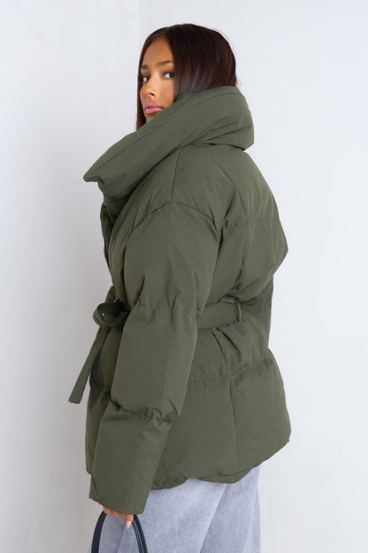 LYSANDRA | KURZE PUFFERJACKE MIT GÜRTELTASCHE