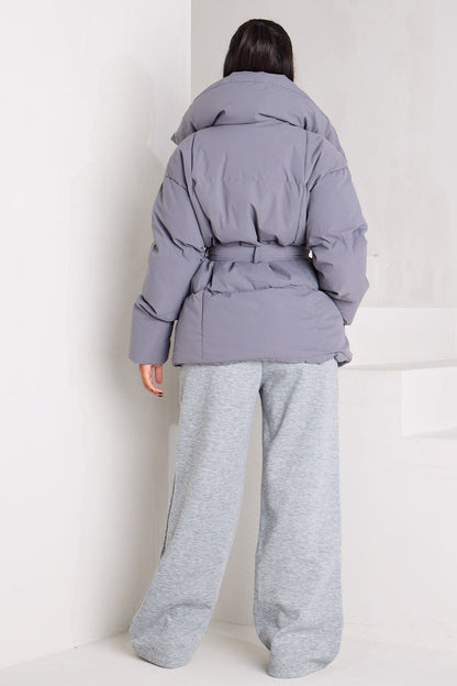 LYSANDRA | KURZE PUFFERJACKE MIT GÜRTELTASCHE