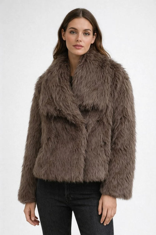 MILA | KURZER KUNSTPELZ-MANTEL IN KASCHMIR-OPTIK