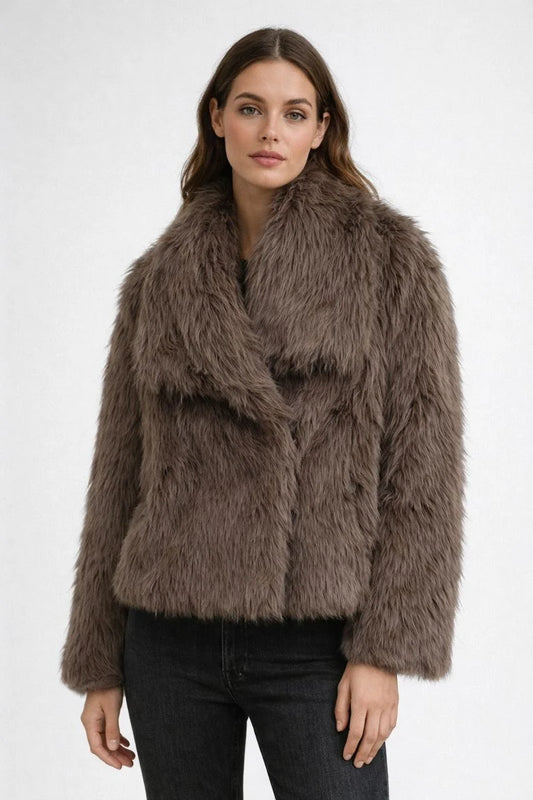 MILA | KURZER KUNSTPELZ-MANTEL IN KASCHMIR-OPTIK