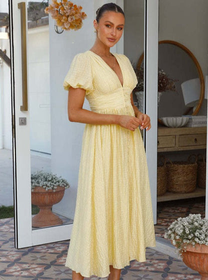 Rosa | Lässiges strukturiertes Kleid mit V-Ausschnitt und Knopfleiste