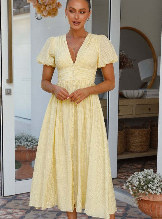 Rosa | Lässiges strukturiertes Kleid mit V-Ausschnitt und Knopfleiste