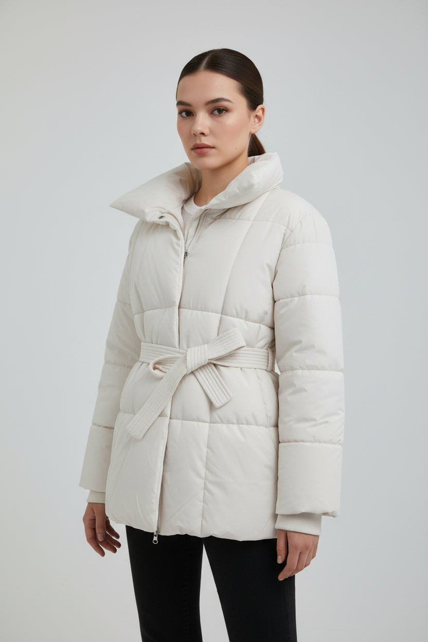 LYSANDRA | KURZE PUFFERJACKE MIT GÜRTELTASCHE