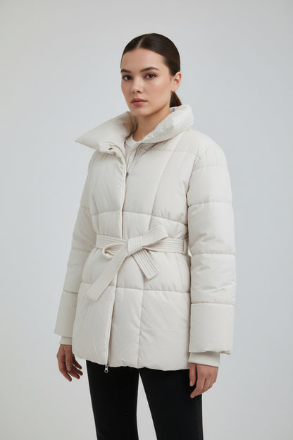 LYSANDRA | KURZE PUFFERJACKE MIT GÜRTELTASCHE