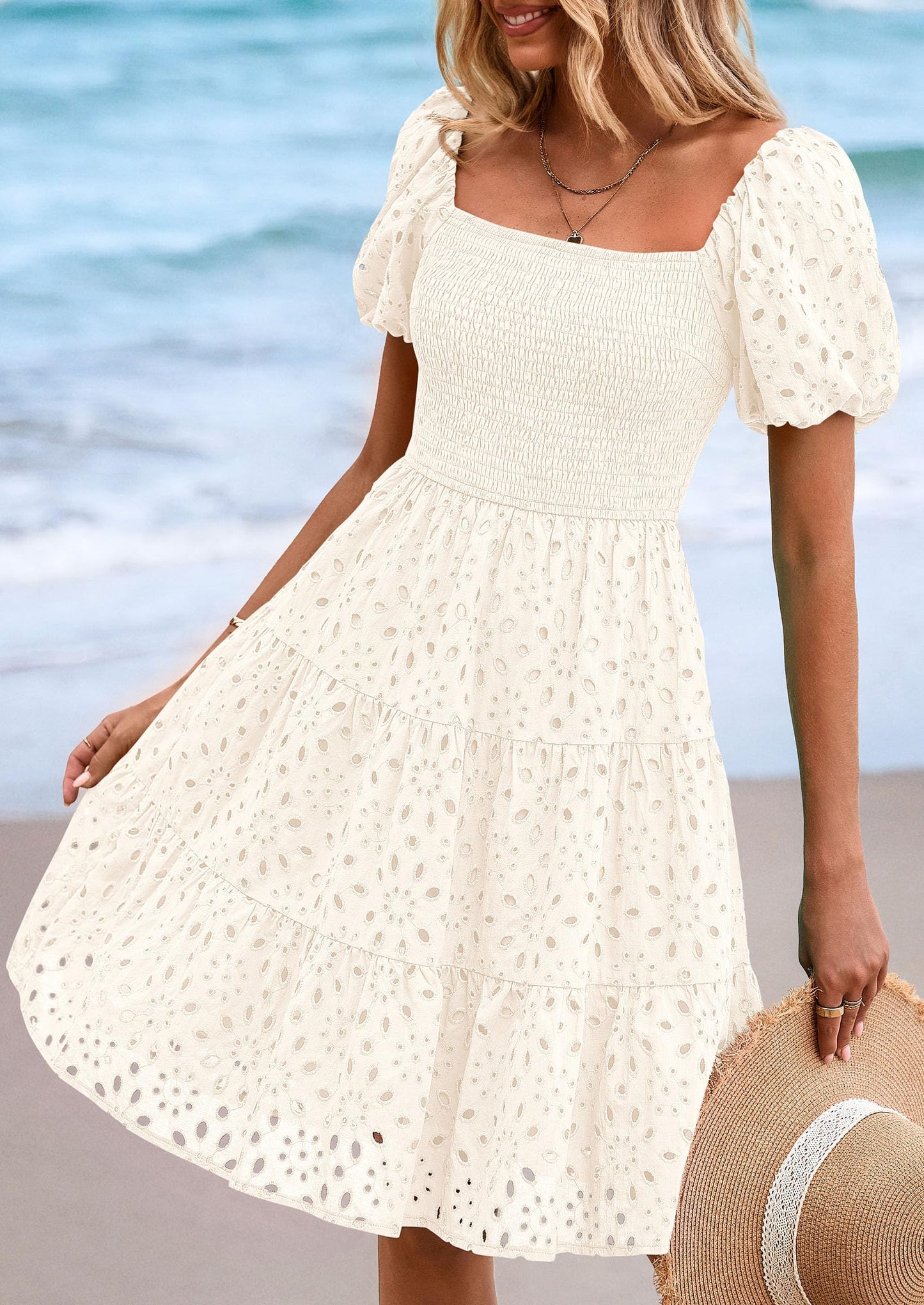 FLORE – SOMMERKLEID MIT PUFFÄRMELN & STICKEREI