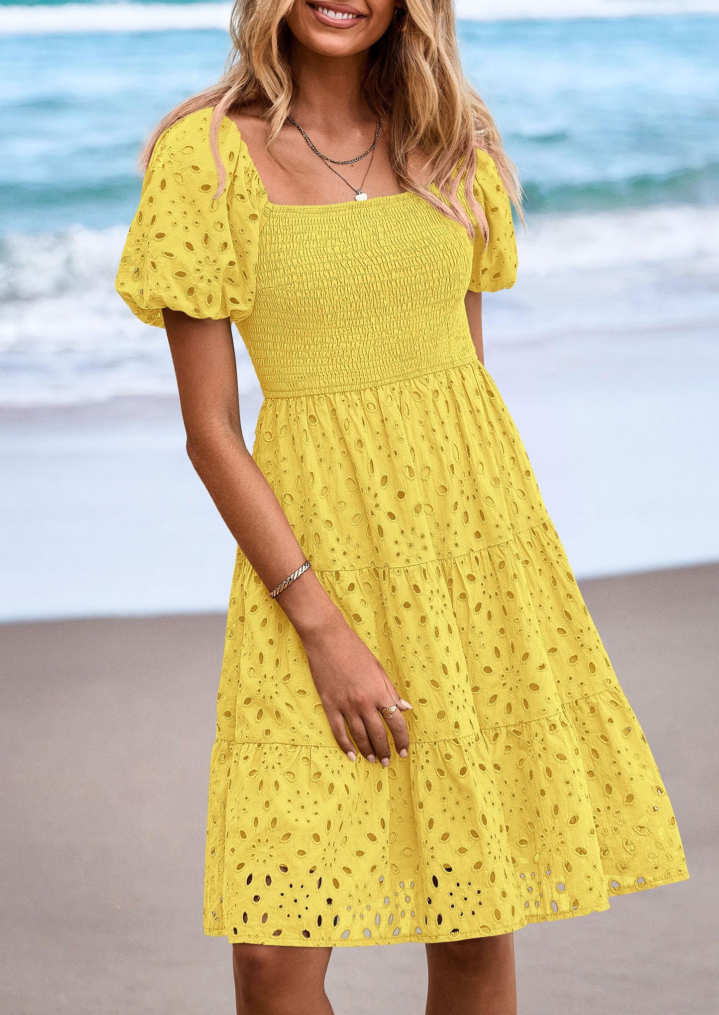 FLORE – SOMMERKLEID MIT PUFFÄRMELN & STICKEREI