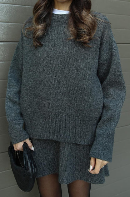 Nicola | Pullover und Rock mit lockerer Passform
