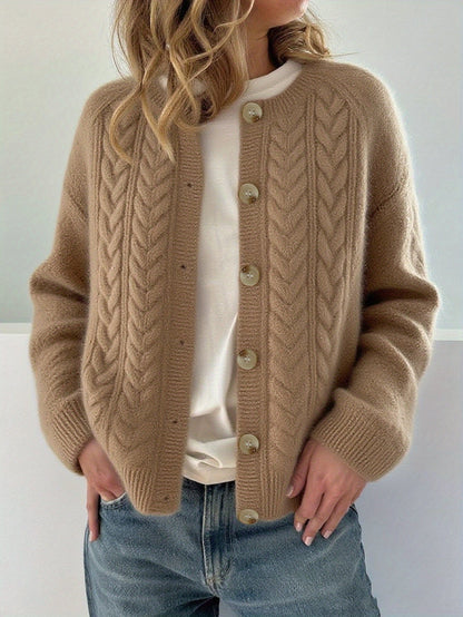 Valeria | Strickjacke mit Knöpfen und Zopfmuster