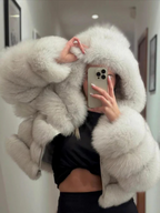 SIBERIAN | VEGANE CROPPED FELLJACKE MIT KAPUZE