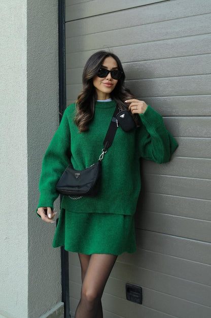 Nicola | Pullover und Rock mit lockerer Passform