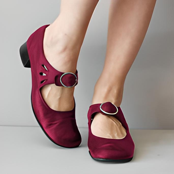 DAMEN SANDALEN MIT KEILSCHNALLE AUS LEDER